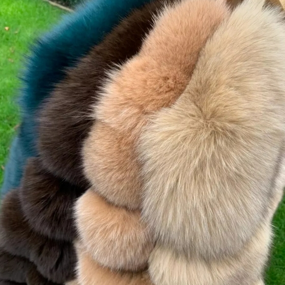 Premium Fox Fur Coat - Picture 3 of 13